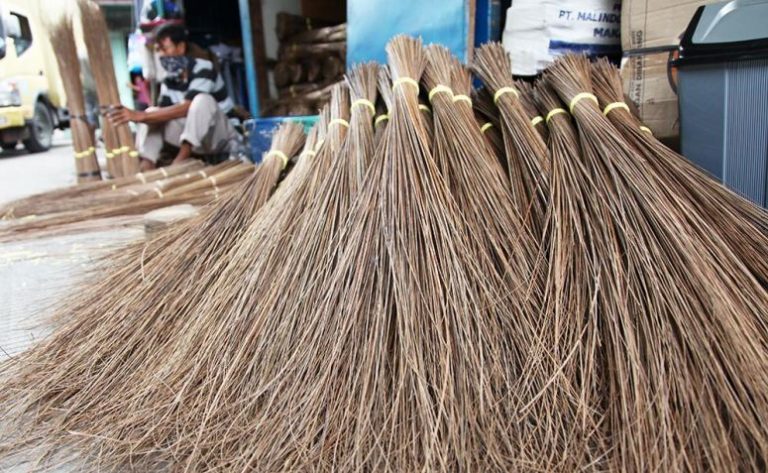 Cara Mengembalikan Santet Kepada Pengirimnya Dengan Sapu Lidi | Fappin