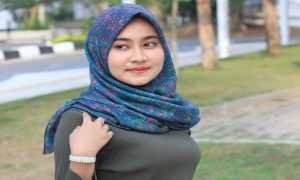 Cara Memakai Model Hijab Pashmina Estrella Style Kreasi Zoya