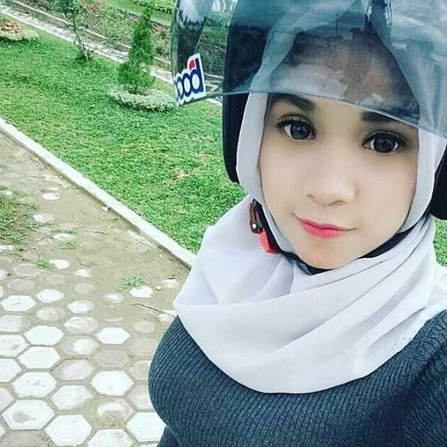 Model Busana Baju  Muslim yang Cocok Saat Berpergian dan 