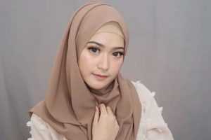 Tips Mudah Memakai Hijab Pashmina Praktis Hanya 3 Menit