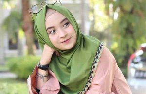 Tips dan Trik Memadukan Busana Dan Hijab Tabrak Motif