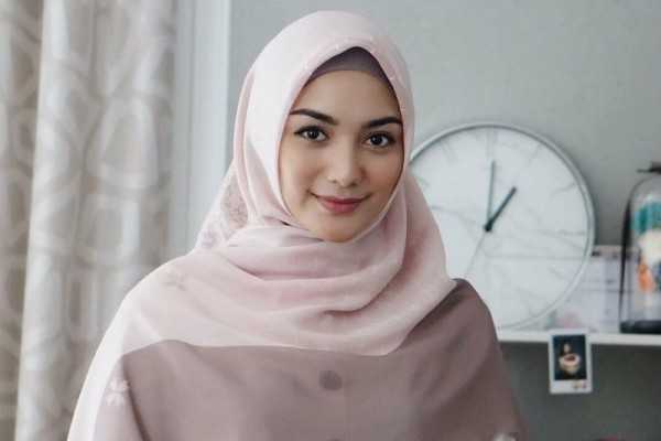 Cara Memakai Hijab Paris Untuk Wajah Tembem