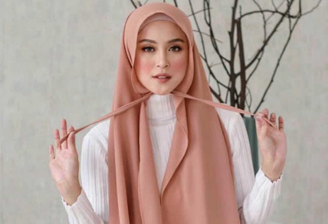 Cara Memakai Hijab Pashmina Tali