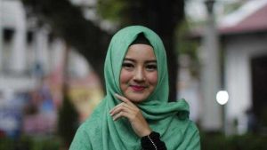 Cara Memakai Jilbab Pashmina Simple dan Mudah Untuk Remaja