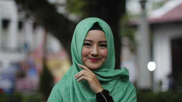  Cara Memakai Jilbab Pashmina  Simple dan Mudah Untuk Remaja 