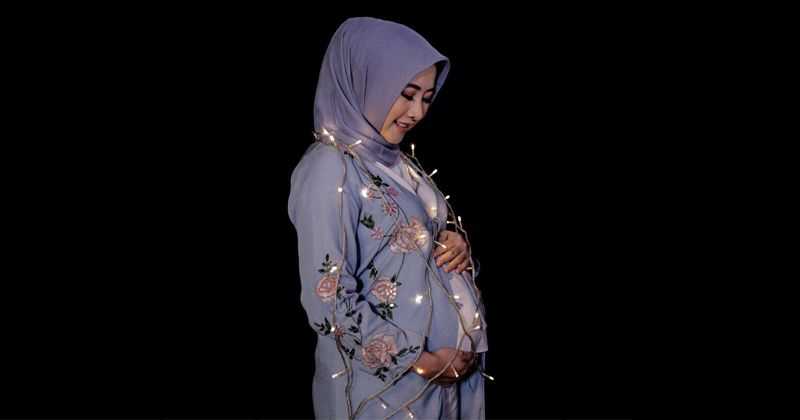Moms, Ini Tips Memilih Busana Muslim Casual Untuk Ibu Hamil
