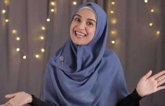 Tutorial Hijab Menutup Dada Dari Pashmina Segi Panjang