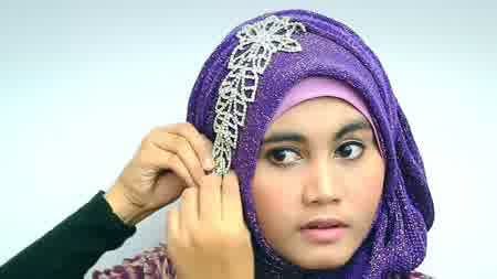 Tutorial Hijab Pesta Memakai Bandul, Simpel Tapi Cantik