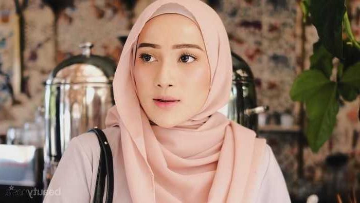 Tutorial Memakai Hijab Selendang Panjang Kreasi