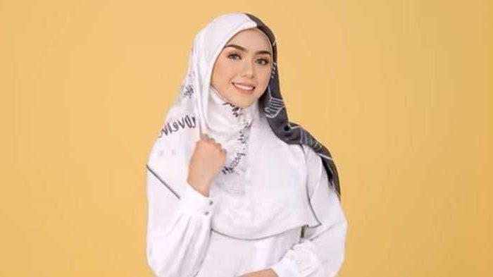 Tutorial hijab acara resmi